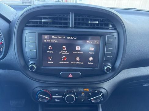Certified 2022 Kia Soul LX image 13