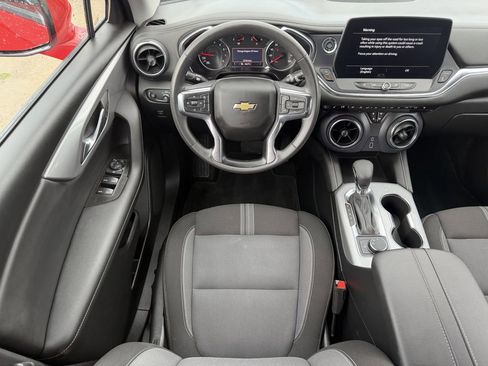 Used 2025 Chevrolet Blazer LT FWD image 13