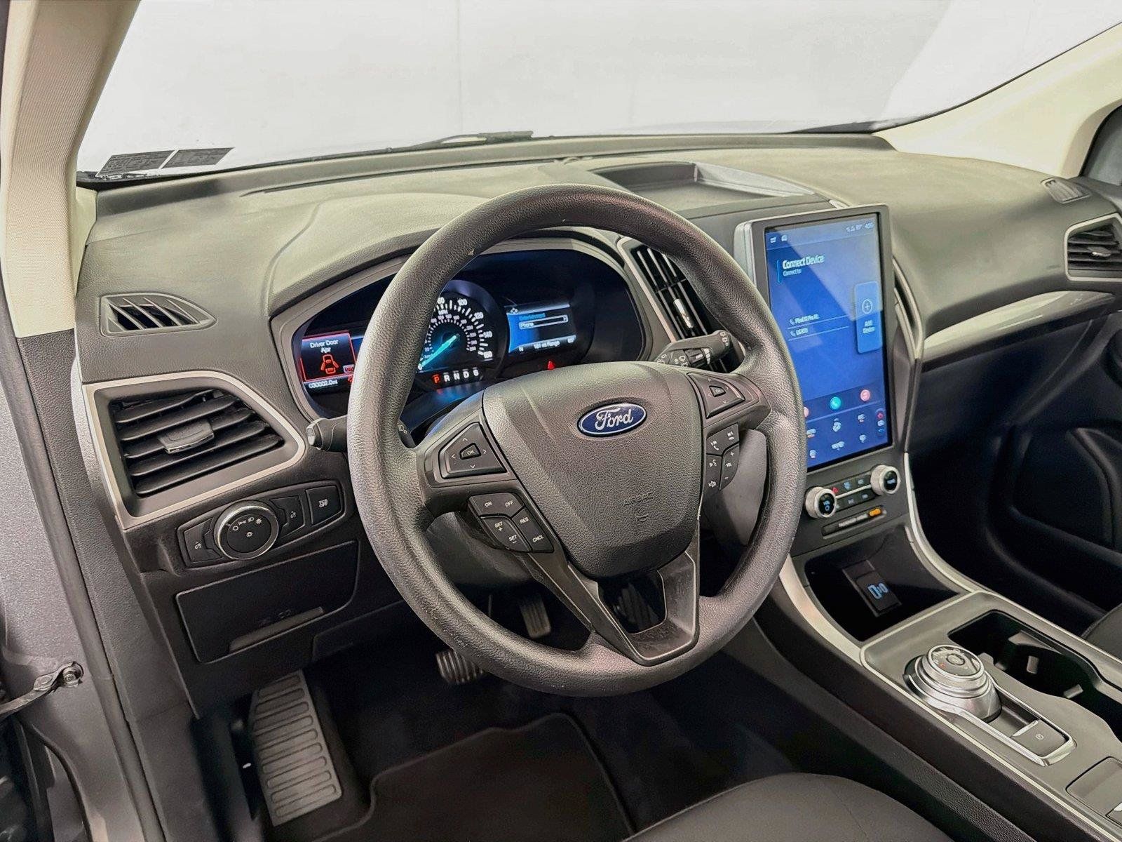 Used 2022 Ford Edge SE w/ Black Appearance Package AWD/4WD image 16