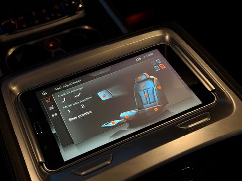 Used 2018 BMW M760i xDrive AWD/4WD image 70