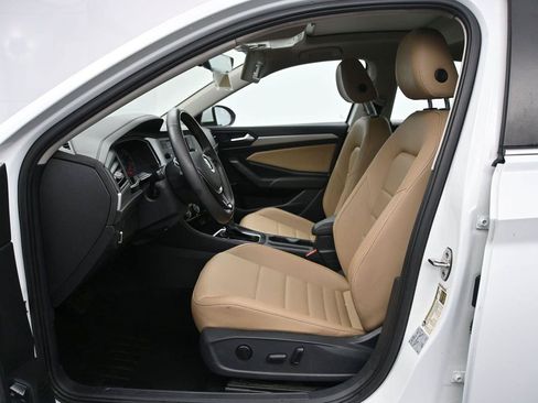 Used 2021 Volkswagen Jetta SE w/ SE Cold Weather Package FWD image 6