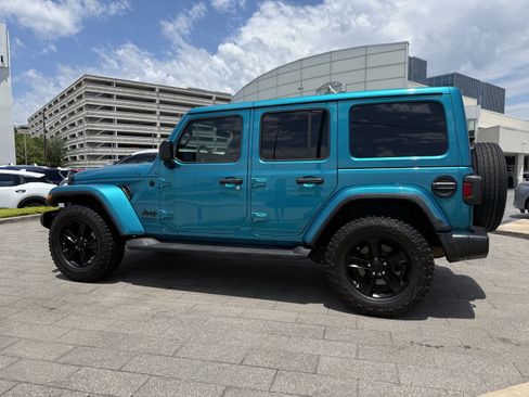 Used 2020 Jeep Wrangler Unlimited Sahara AWD/4WD image 6