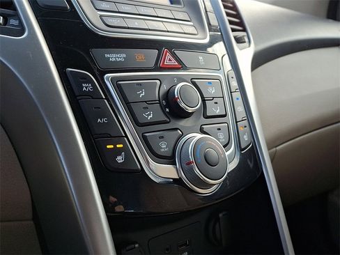 Used 2014 Hyundai Elantra GT image 16