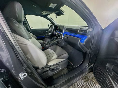 Used 2025 Toyota Tacoma TRD Off-Road image 30