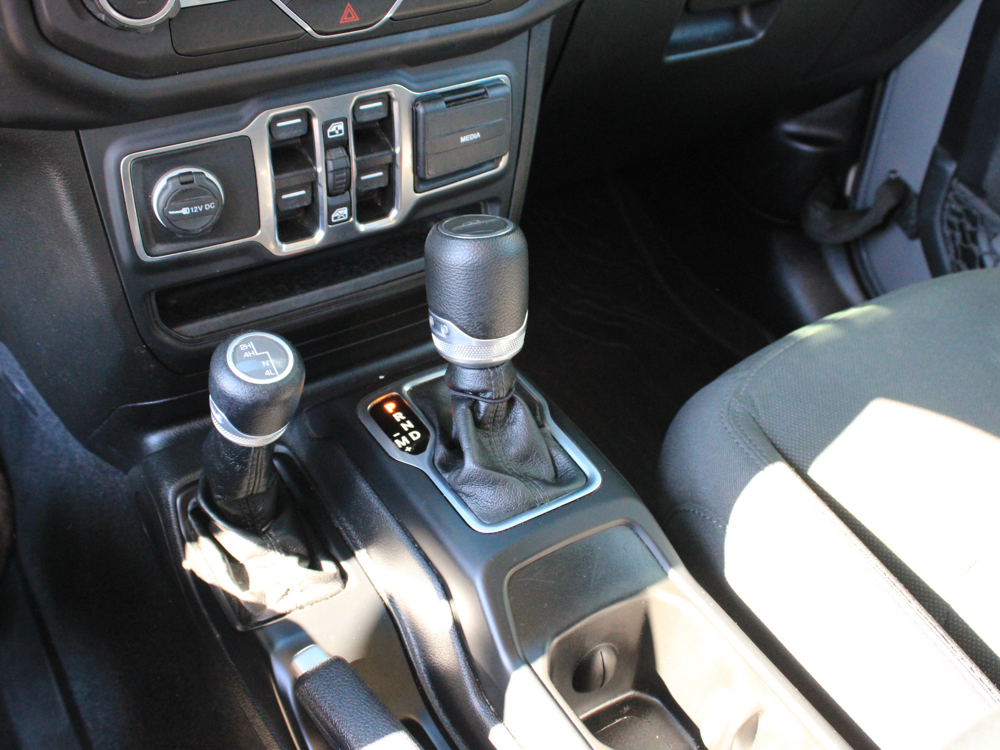 Used 2021 Jeep Gladiator Sport AWD/4WD image 22