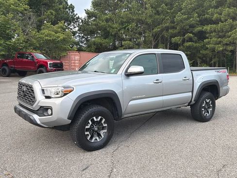 Used 2022 Toyota Tacoma TRD Off-Road w/ Technology Package AWD/4WD image 3