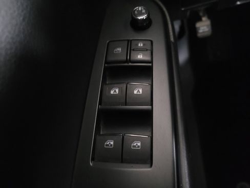 Used 2017 Toyota Highlander XLE image 27