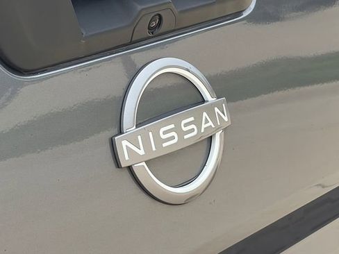 Used 2024 Nissan Frontier SV w/ SV Convenience Package RWD image 9