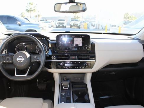 Used 2022 Nissan Pathfinder SL w/ SL Premium Package image 11