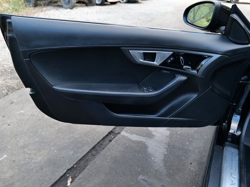 Used 2017 Jaguar F-TYPE Convertible image 12