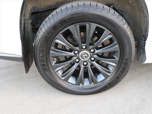 Used 2023 Lexus GX 460 Premium w/ Accessory Package image 7