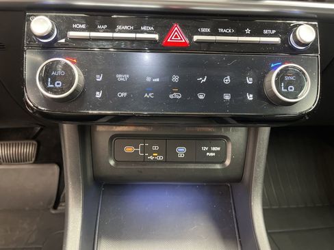 Used 2025 Hyundai Tucson Limited AWD/4WD image 27