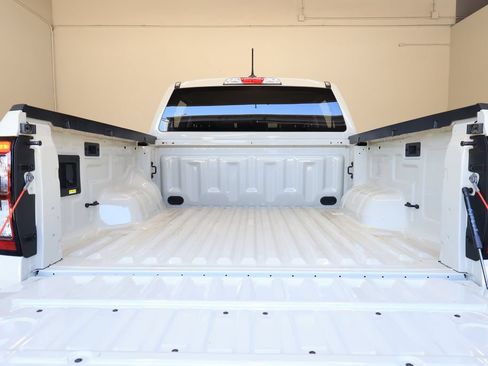 Used 2025 Ford Ranger XLT w/ Convenience Package RWD image 12