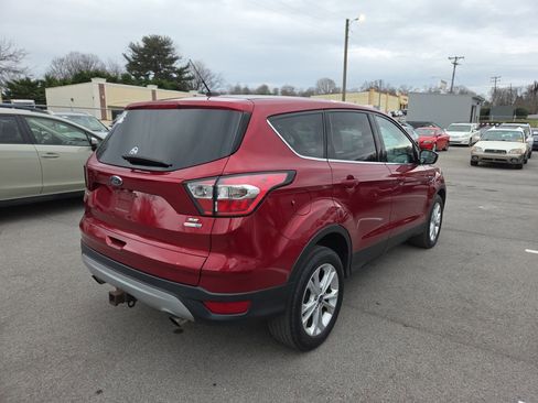 Used 2017 Ford Escape SE image 5