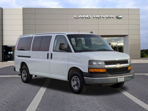 Used 2017 Chevrolet Express 3500 LT w/ LT Preferred Equipment Group image 3