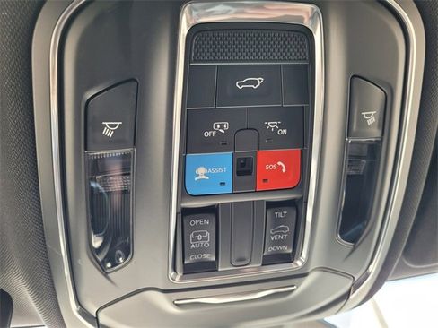 Certified 2025 Jeep Grand Cherokee L Altitude image 33