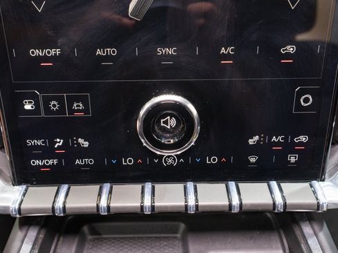 Used 2026 GMC Acadia Elevation w/ Elevation Premium Package FWD image 23