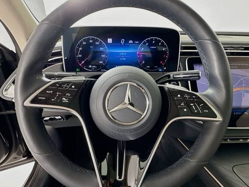 Used 2024 Mercedes-Benz E 350 4MATIC Sedan image 12
