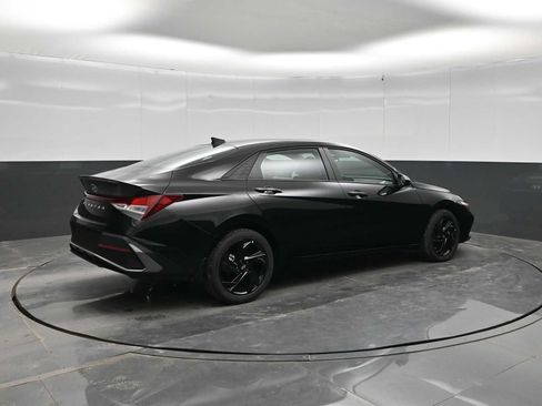 New 2026 Hyundai Elantra SEL Sport FWD image 8