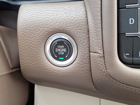Used 2023 GMC Yukon Denali AWD/4WD image 23