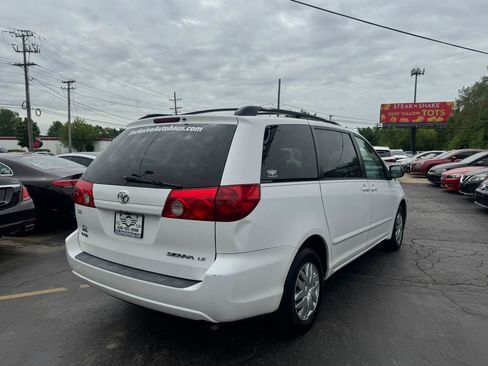 Used 2010 Toyota Sienna LE FWD image 4