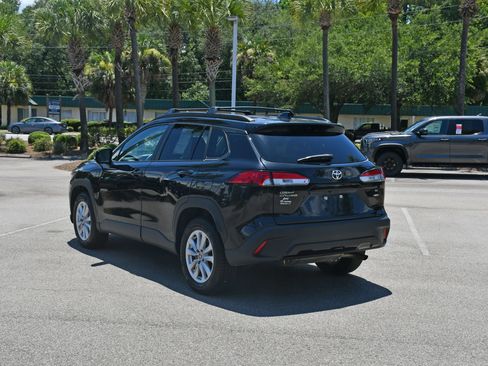 Used 2023 Toyota Corolla Cross LE w/ Moonroof Package AWD/4WD image 4