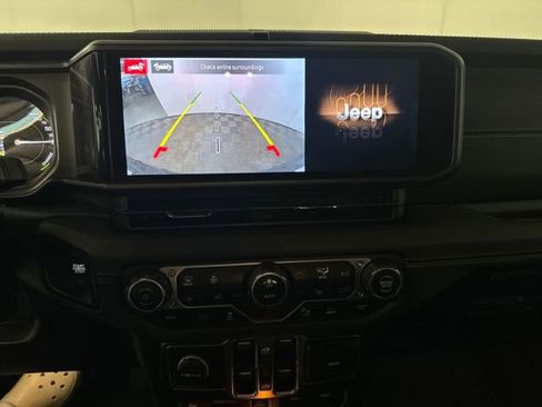 Used 2024 Jeep Wrangler Unlimited Rubicon 4xe image 22