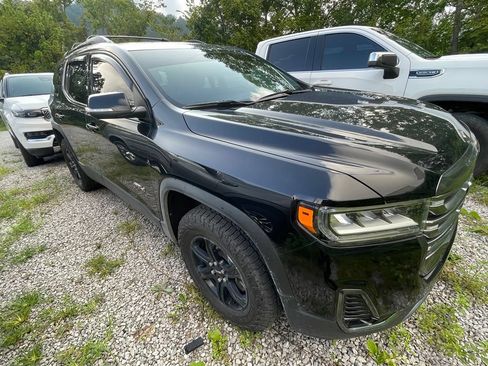 Used 2022 GMC Acadia AT4 w/ Technology Package AWD/4WD image 3