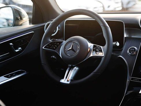 Used 2026 Mercedes-Benz GLC 300 4MATIC image 14
