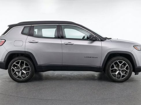 Used 2025 Jeep Compass Limited AWD/4WD image 11