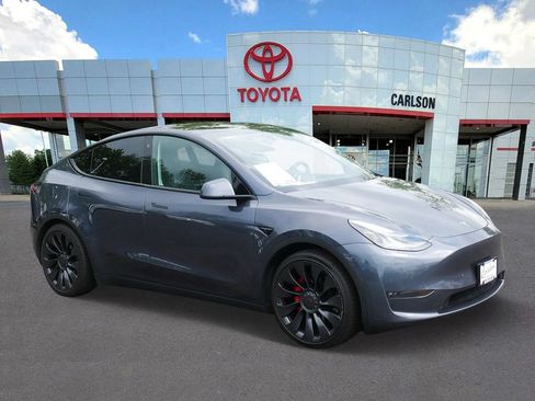 Used 2022 Tesla Model Y Performance AWD/4WD image 2