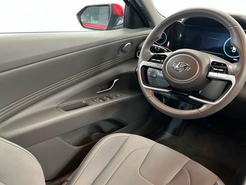 Used 2023 Hyundai Elantra SEL w/ Convenience Package FWD image 11