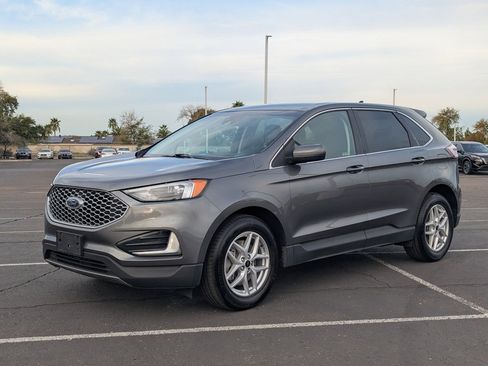 Used 2024 Ford Edge SEL image 2