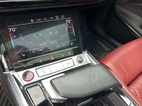 Used 2022 Audi e-tron S Prestige AWD/4WD image 23
