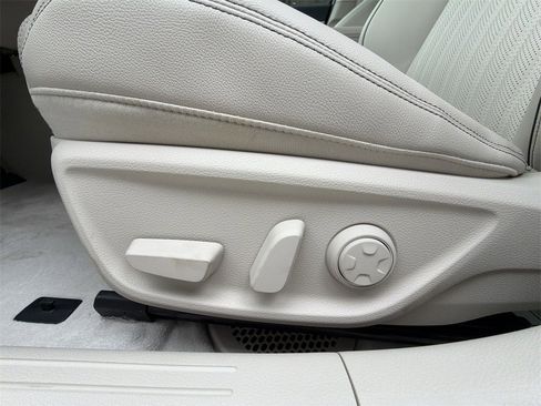 New 2026 Genesis G70 2.5T Prestige image 14