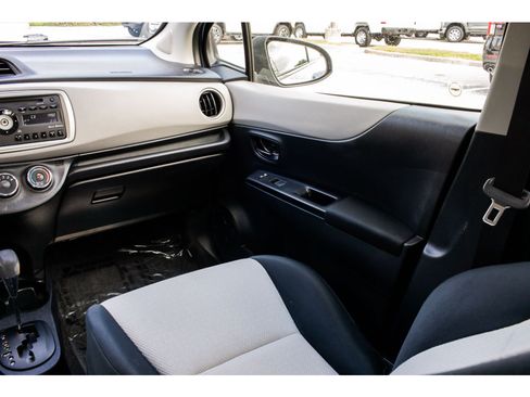 Used 2013 Toyota Yaris LE FWD image 14