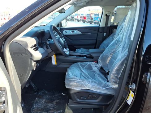 New 2026 Ford Explorer Active w/ Active Comfort Package image 5