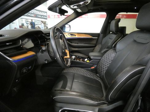 Used 2024 Jeep Grand Cherokee L Summit AWD/4WD image 11
