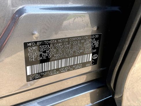Used 2020 Lexus LS 500 w/ Interior Upgrade Package RWD image 33
