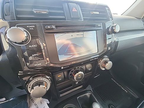 Used 2018 Toyota 4Runner TRD Off-Road Premium image 19