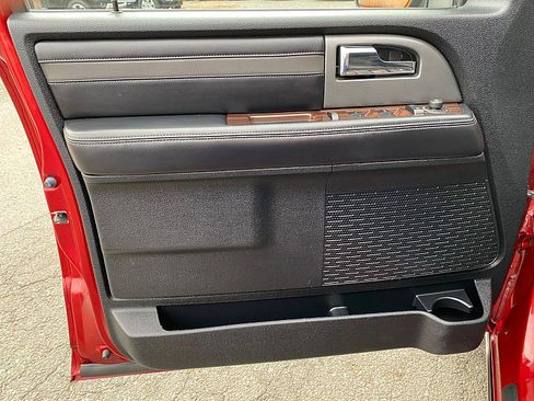 Certified 2017 Ford Expedition EL Platinum image 31