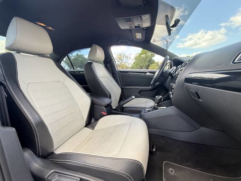 Used 2015 Volkswagen Jetta Sport image 17
