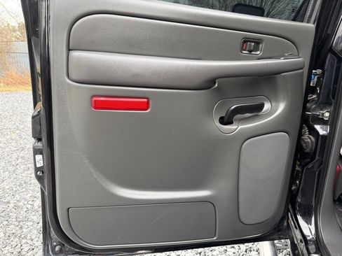 Used 2007 GMC Sierra 2500 SLT w/ Heavy-Duty Power Package image 19