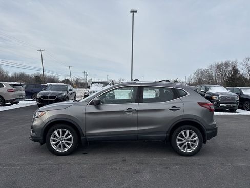 Used 2020 Nissan Rogue Sport SV image 4
