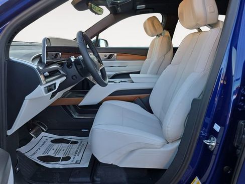 New 2026 Cadillac Vistiq Sport image 2