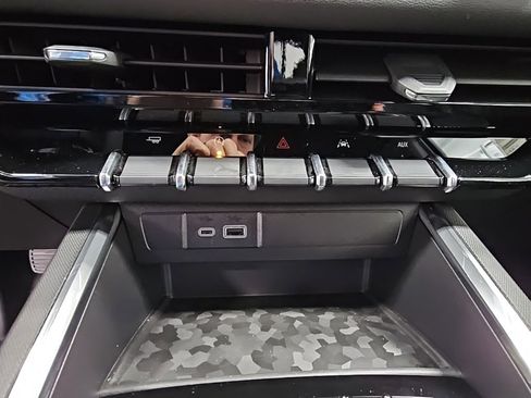 New 2026 GMC Canyon Elevation w/ Convenience Package image 21