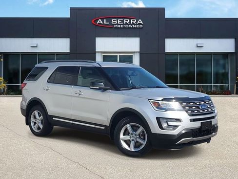 Used 2017 Ford Explorer XLT AWD/4WD image 1