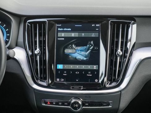 Used 2024 Volvo S60 B5 Core image 13