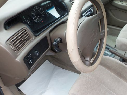 Used 1998 Toyota Camry LE image 16