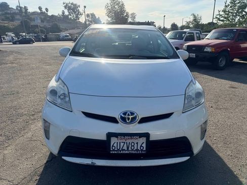 Used 2012 Toyota Prius Two FWD image 2